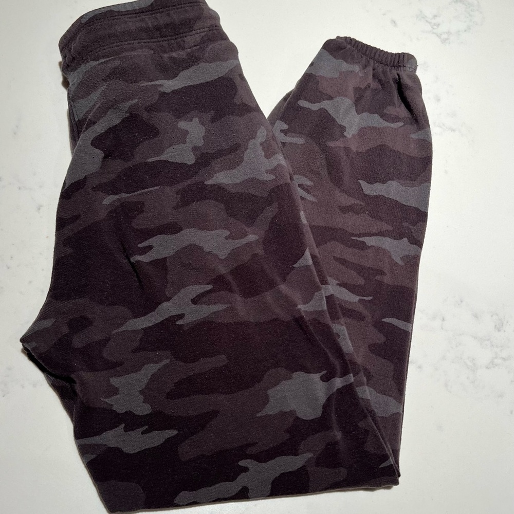 Athleta camo adjustable strap sweatpants size 6 youth